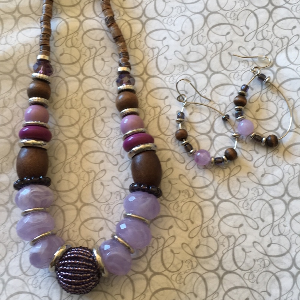 Beatific necklace and earrings set